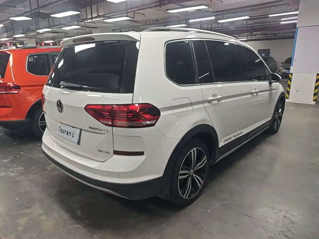 Volkswagen Touran — миниатюра 7