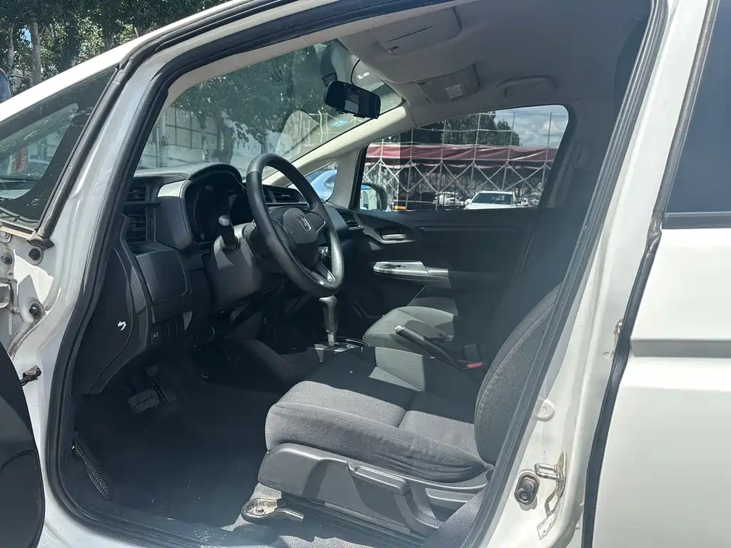 Honda Fit — миниатюра 10
