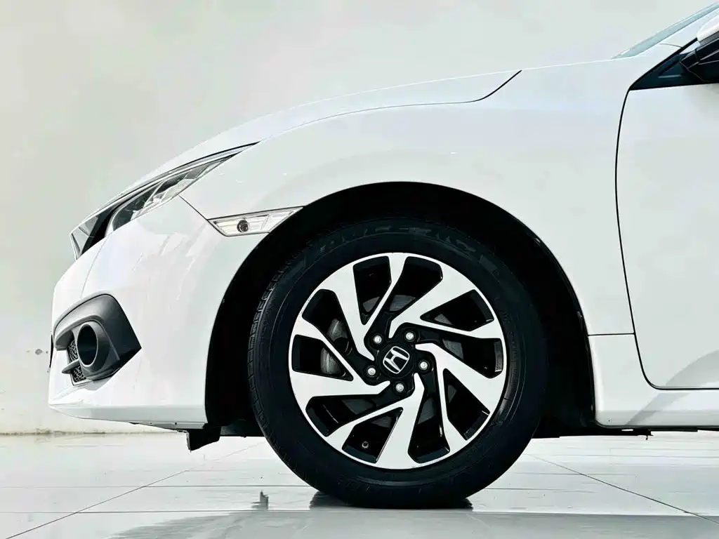 Honda Civic — миниатюра 9