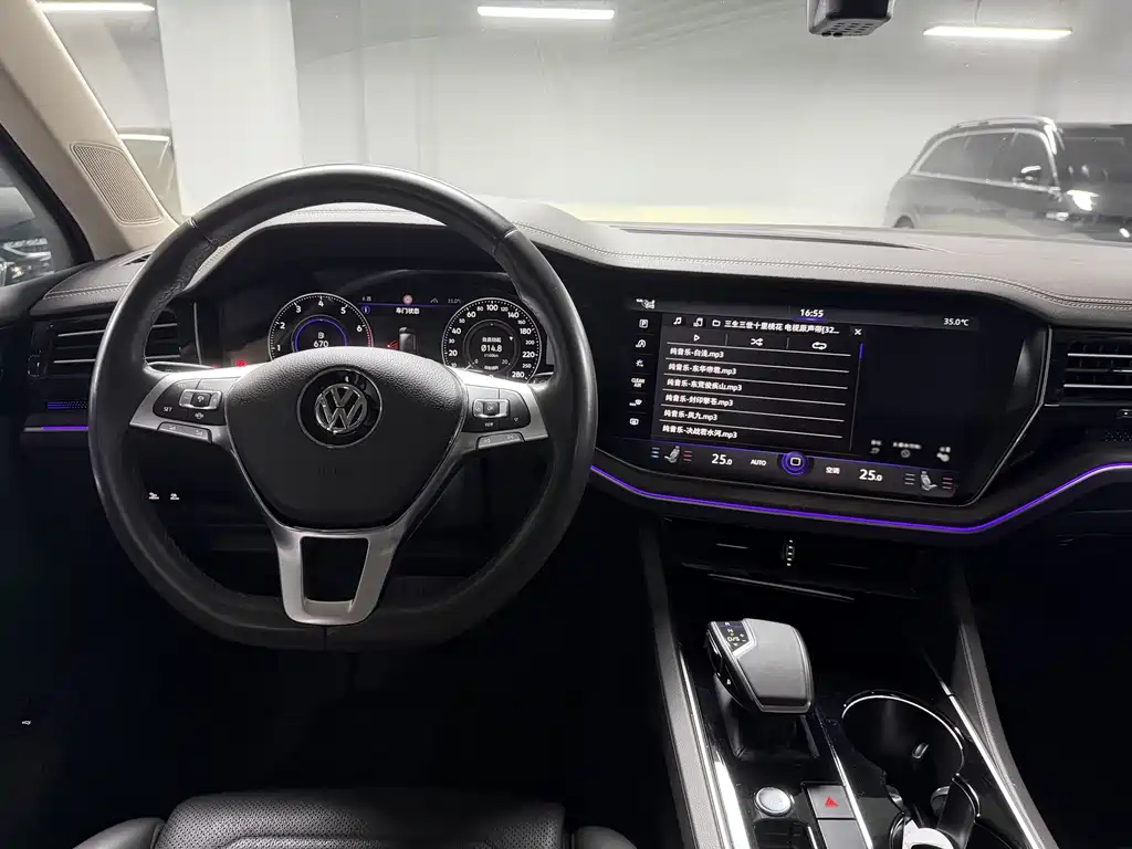 Volkswagen Touareg — миниатюра 12