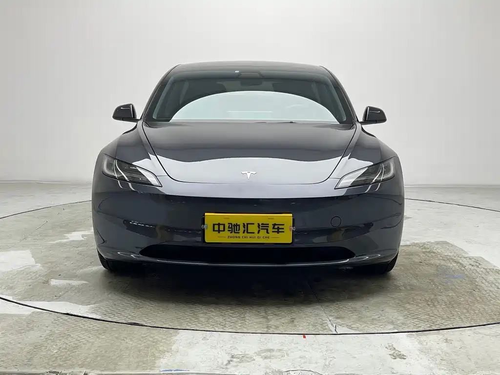 Tesla Model 3 — миниатюра 2