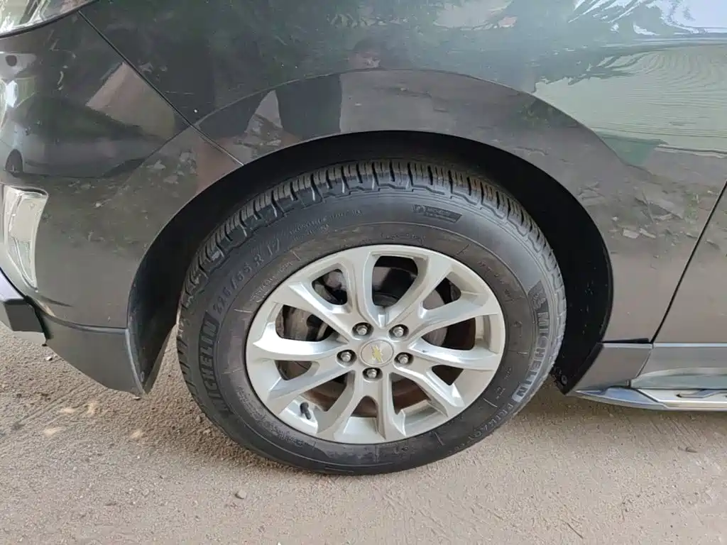 Chevrolet Equinox — миниатюра 23