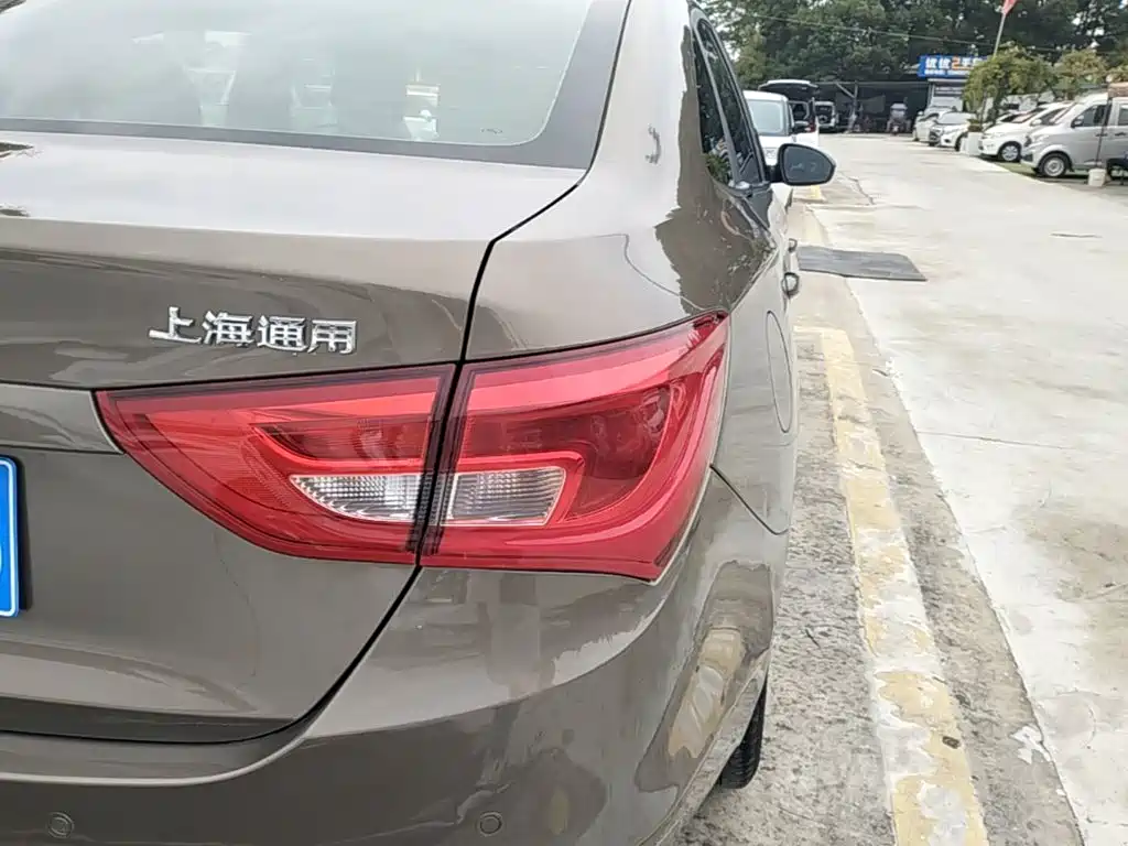 Buick Excelle — миниатюра 8