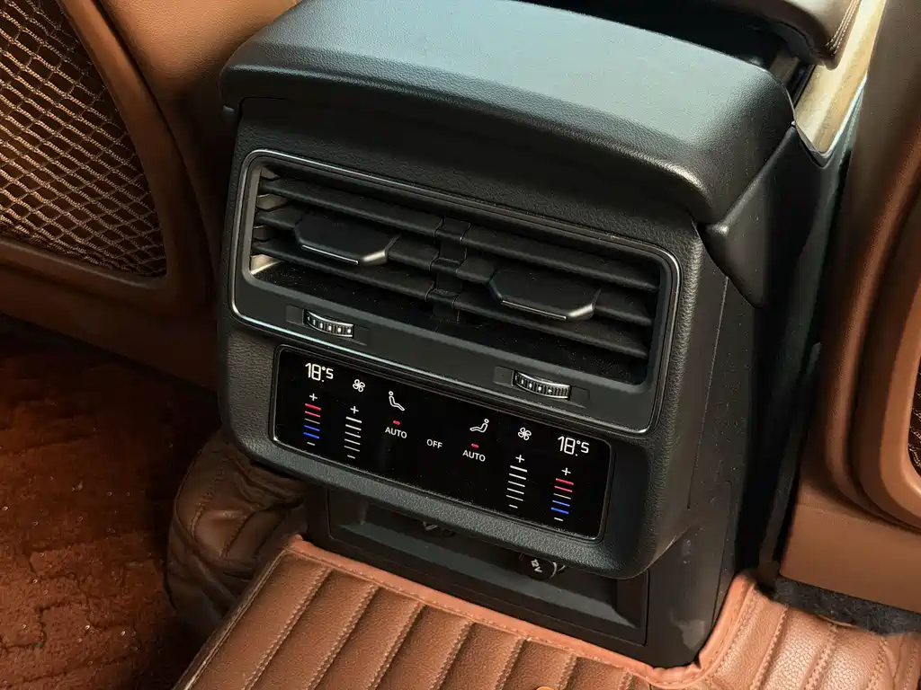 Audi Q7 — миниатюра 21