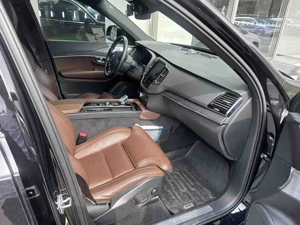 Volvo XC90 PHEV — миниатюра 2