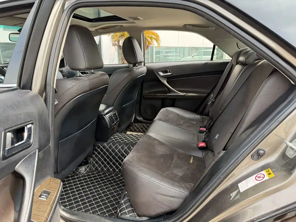 Toyota Reiz — миниатюра 6