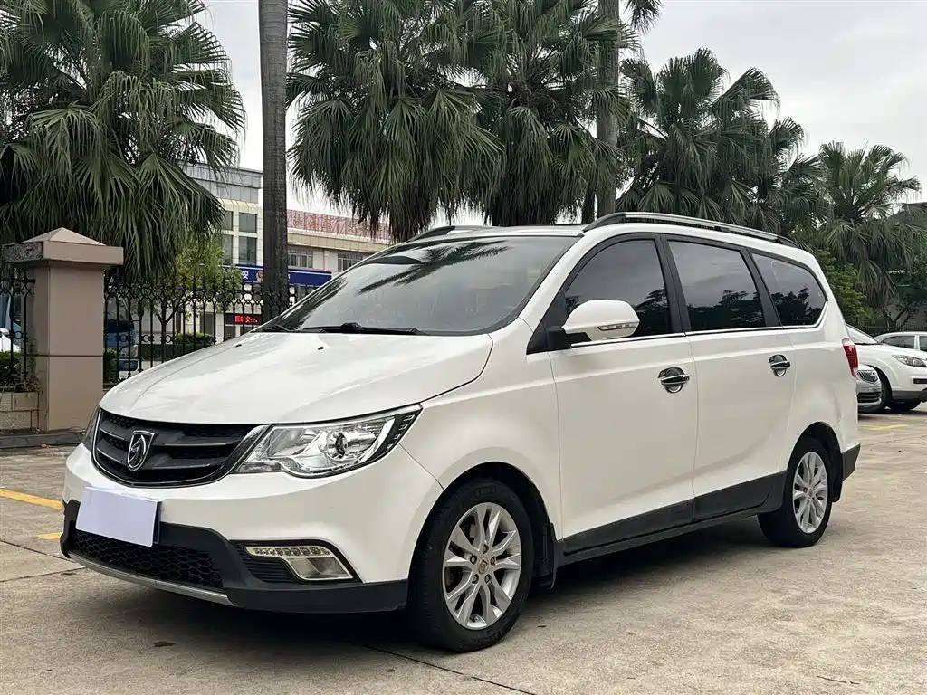Baojun 730 2015