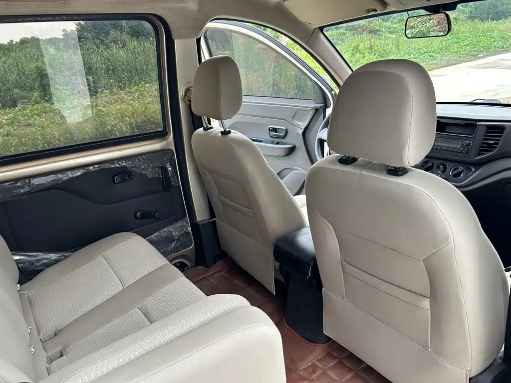 Wuling Hongguang V — миниатюра 11
