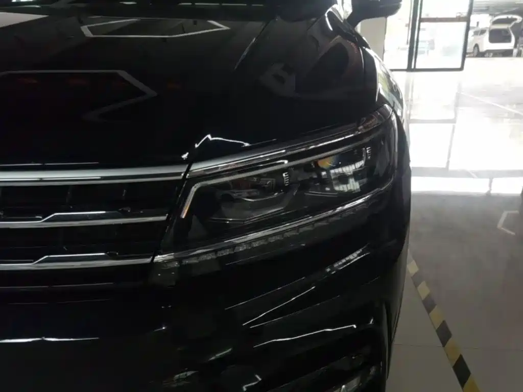 Volkswagen Tiguan L — миниатюра 24