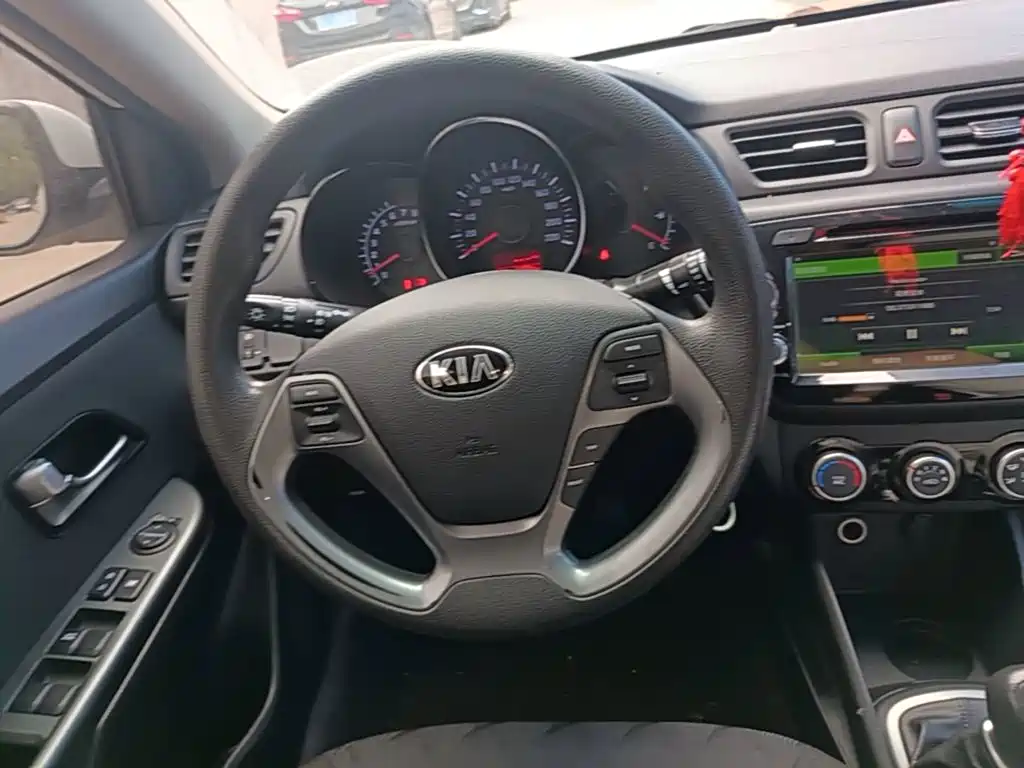 Kia K2 — миниатюра 11
