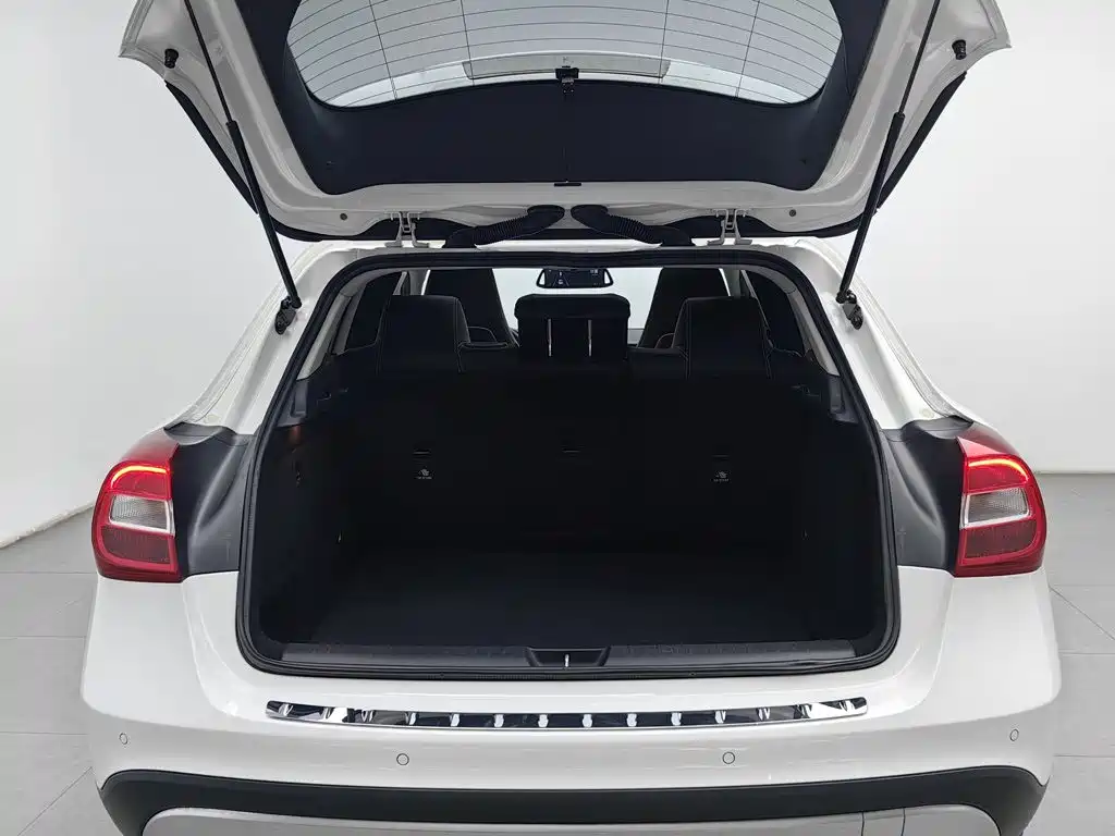 Mercedes-Benz GLA — миниатюра 16