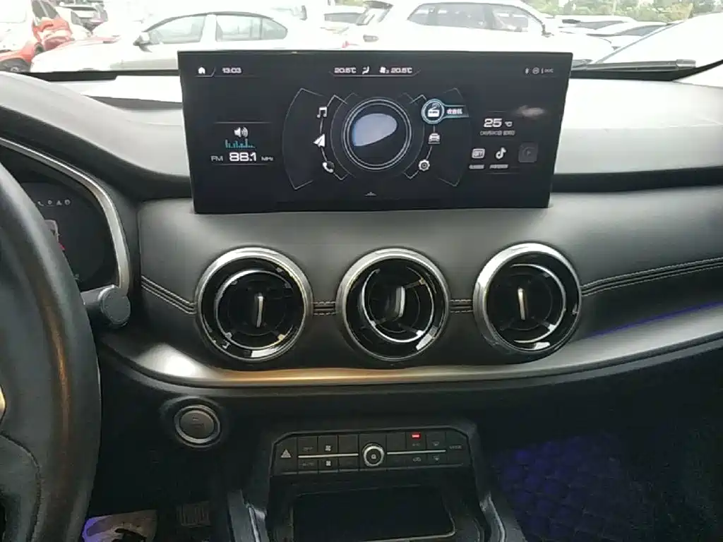Wey Wey VV6 — миниатюра 13