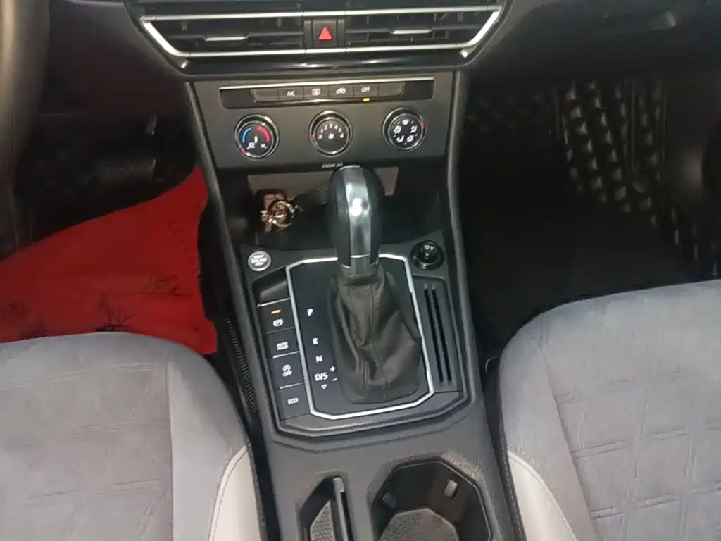Volkswagen Lavida — миниатюра 14