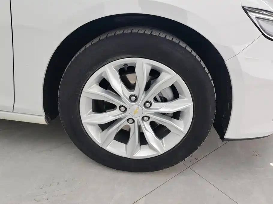 Chevrolet Malibu XL — миниатюра 6