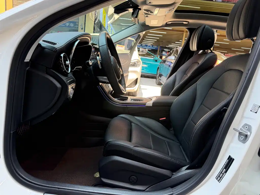 Mercedes-Benz C-Class — миниатюра 10