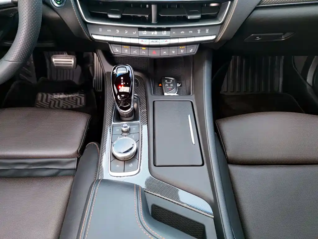 Cadillac CT5 — миниатюра 14