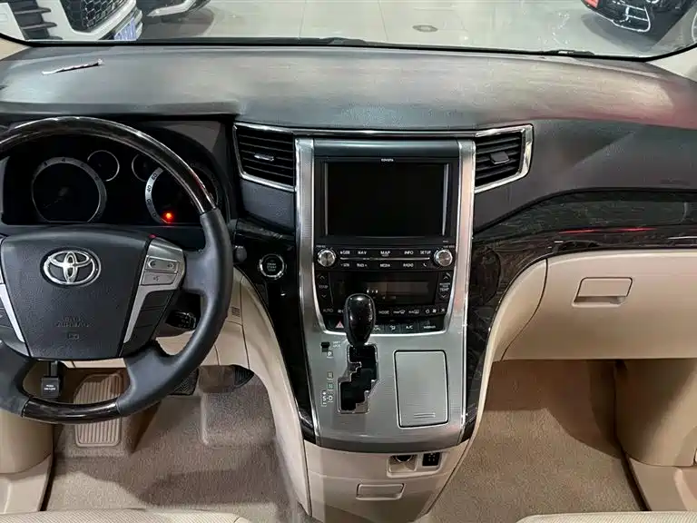 Toyota Alphard 2015 3.5L Luxury