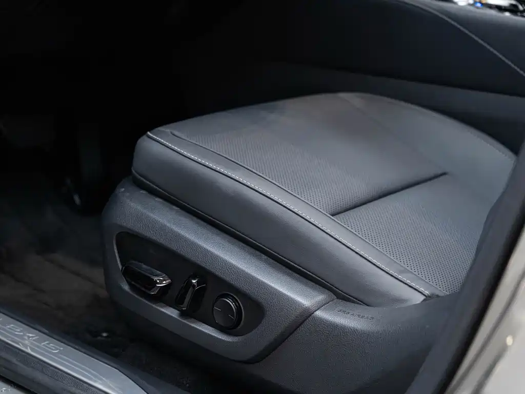 Lexus RX — миниатюра 18