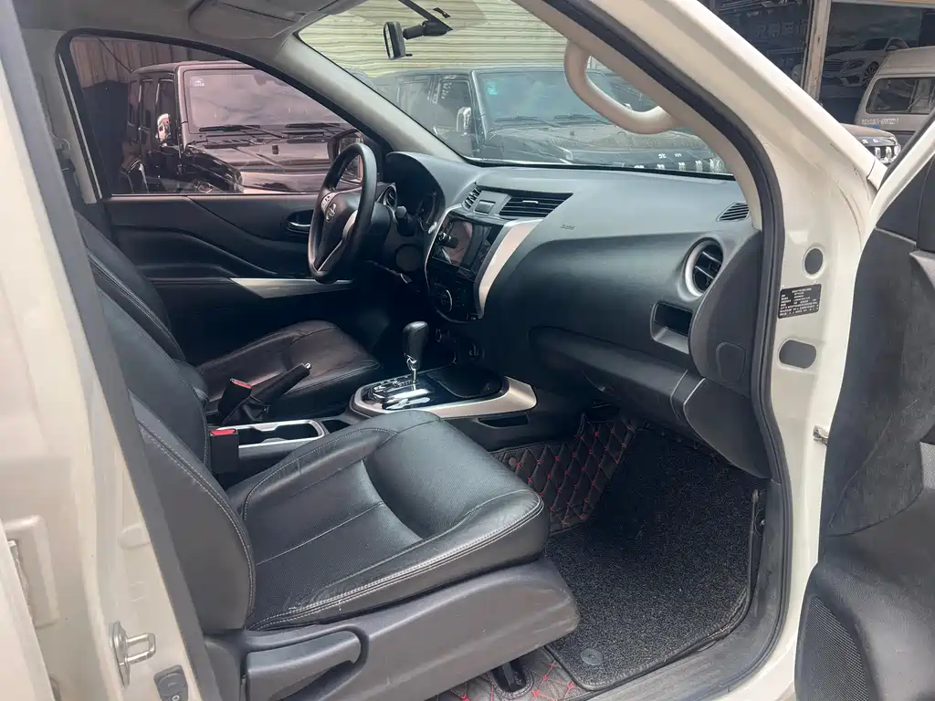 Nissan Terra — миниатюра 7