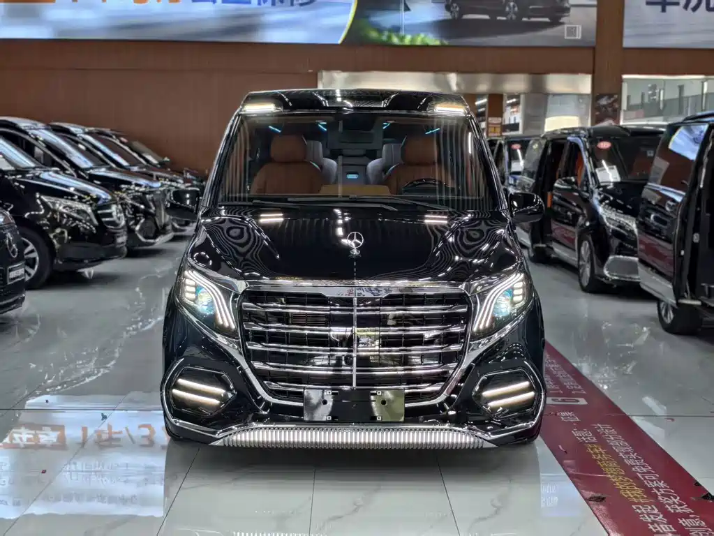 Mercedes-Benz Vito 2024 2.0T Elite 7 мест
