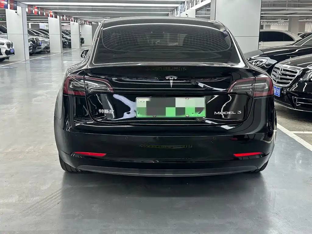Tesla Model 3 — миниатюра 12