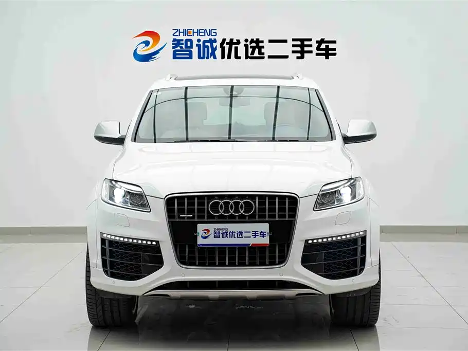 Audi Q7 2010 6.0 V12 TDI Flagship