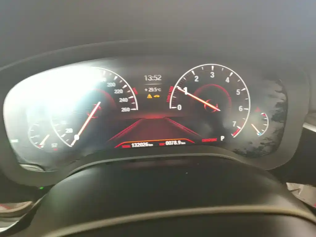 BMW 5 Series — миниатюра 12