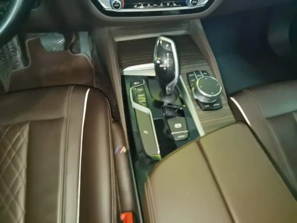 BMW 5 Series — миниатюра 14