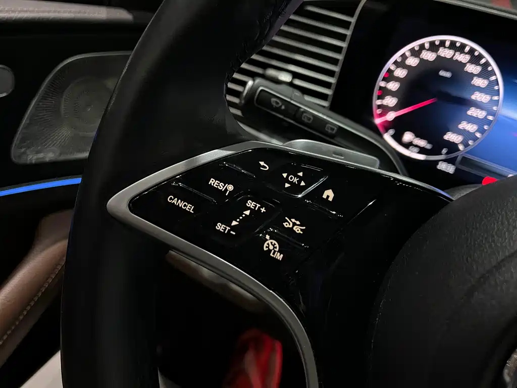 Mercedes-Benz GLE (Import) — миниатюра 20