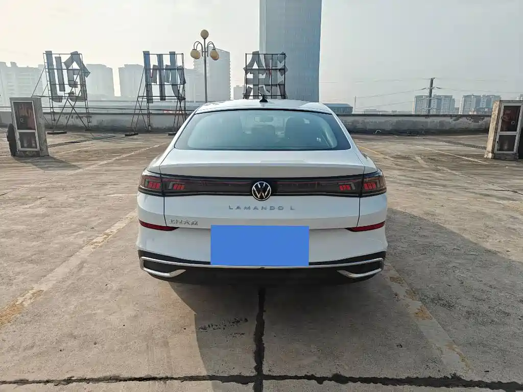 VOLKSWAGEN LINGDU