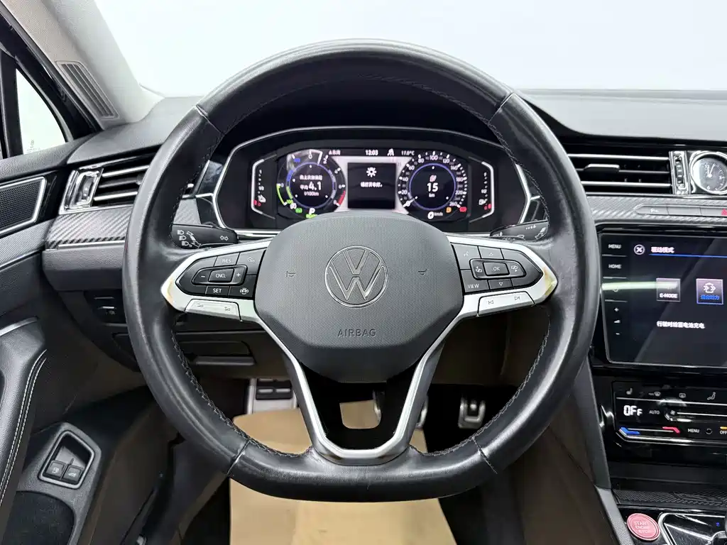 Volkswagen Magotan PHEV — миниатюра 5
