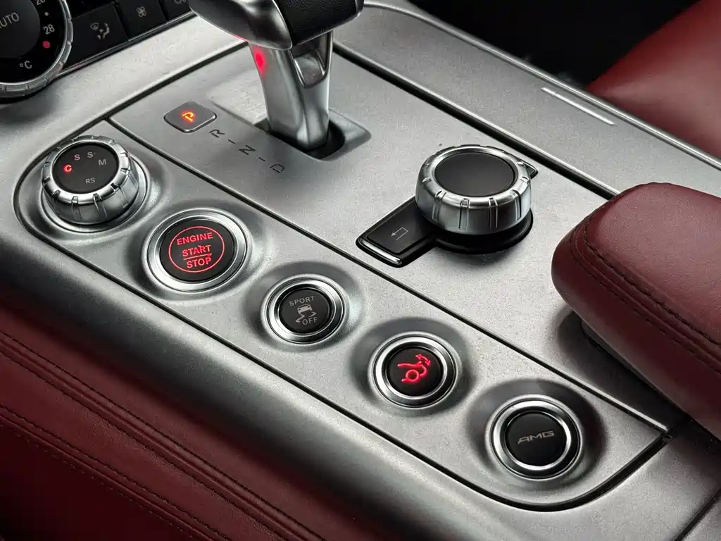 Mercedes-Benz SLS AMG — миниатюра 11