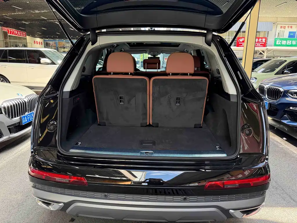 Audi Q7 — миниатюра 32