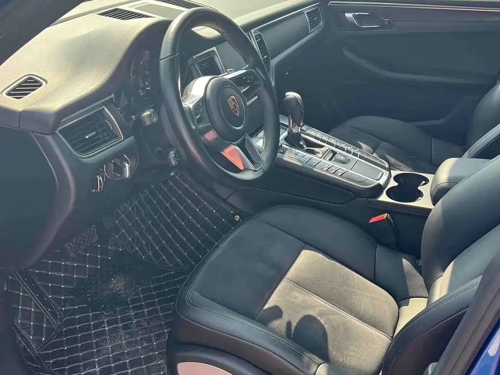 Porsche Macan — миниатюра 7