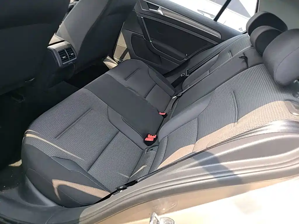 Volkswagen Golf — миниатюра 17