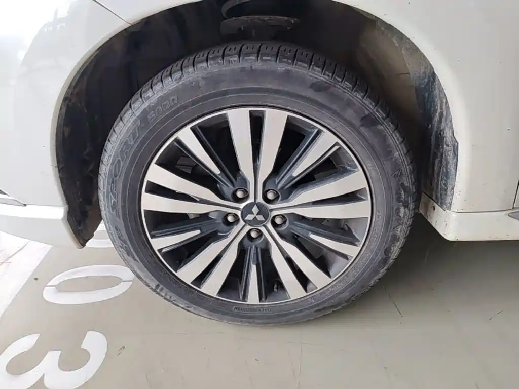 Mitsubishi Outlander — миниатюра 23