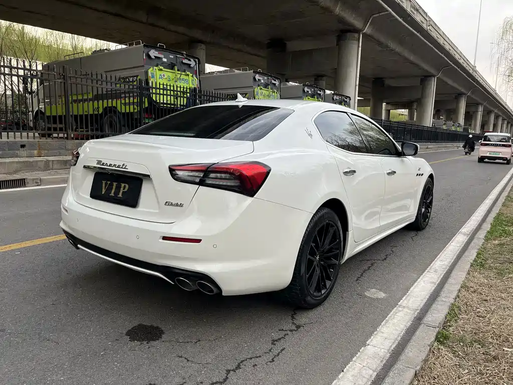 Maserati Ghibli — миниатюра 5