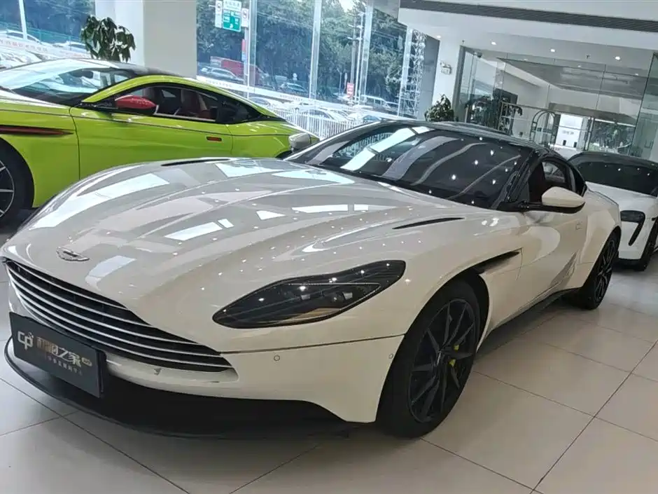 ASTON MARTIN  DB11