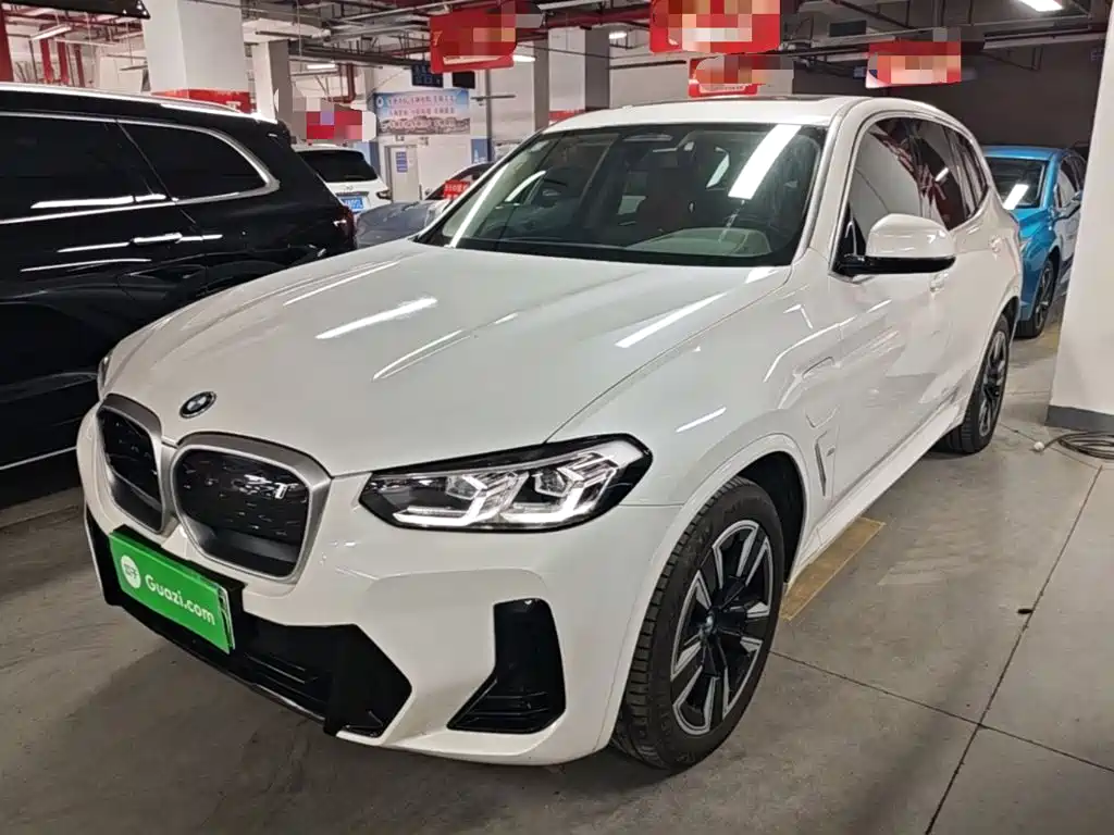 BMW iX3