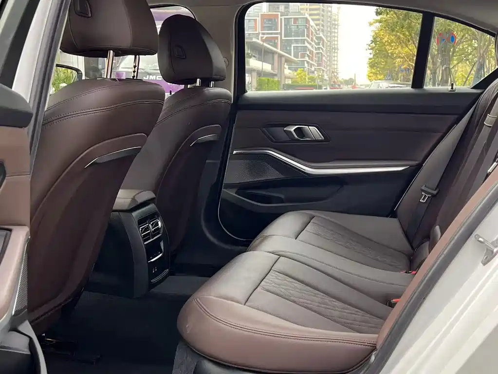 BMW i3 — миниатюра 11