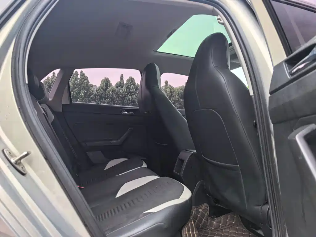 Volkswagen Polo Plus 1.5L Auto Panoramic Joy Edition, фото 8
