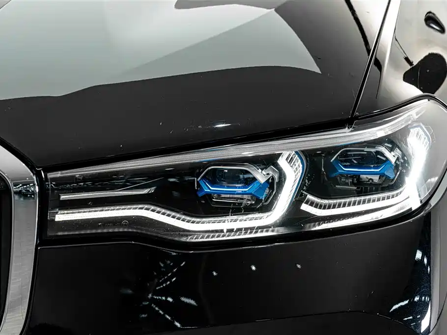 BMW X7 — миниатюра 4