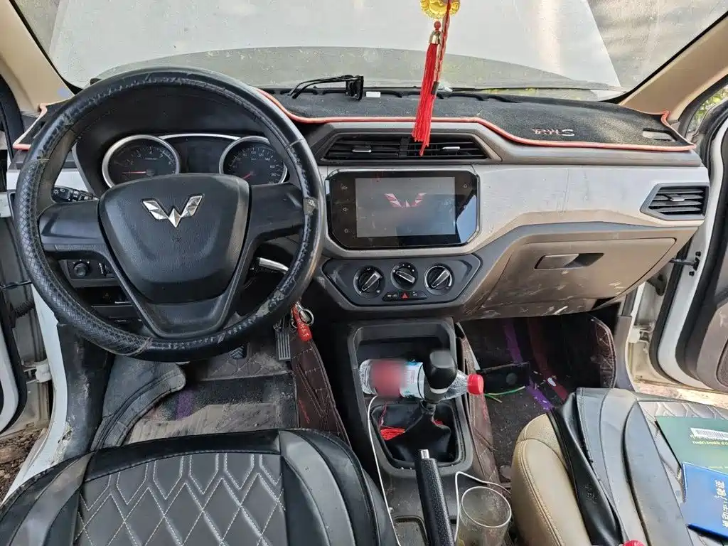 Wuling Hongguang — миниатюра 5