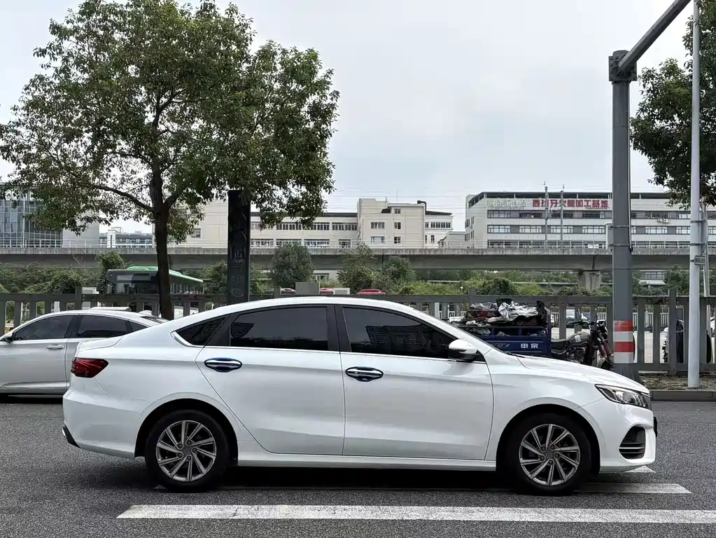 Geely Binrui — миниатюра 4