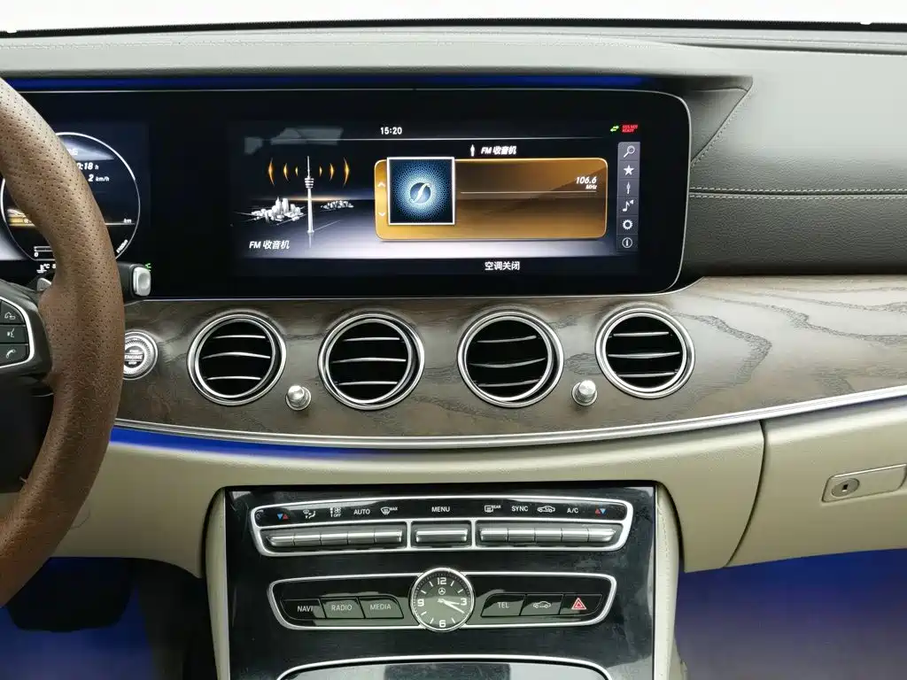 Mercedes-Benz E-Class — миниатюра 12