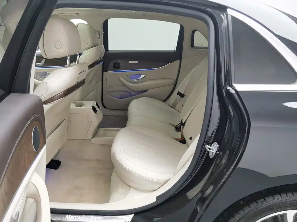 Mercedes-Benz E-Class — миниатюра 15