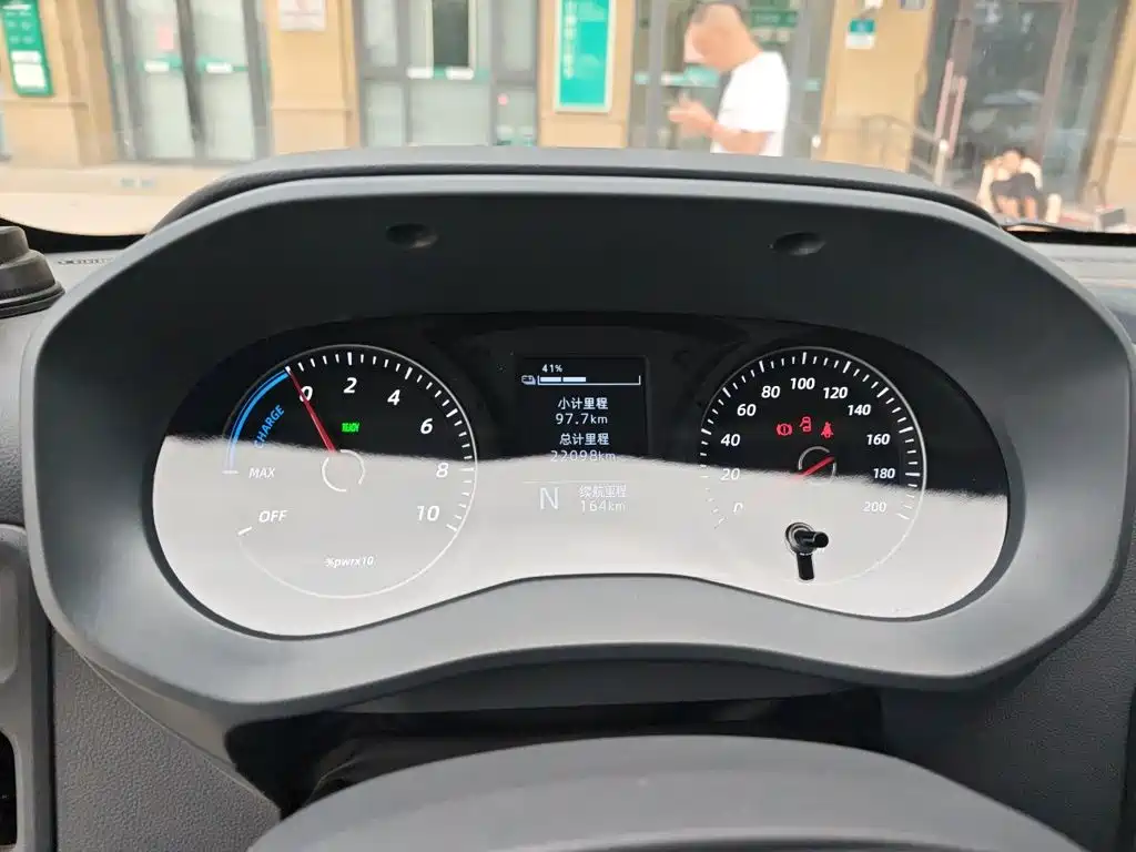 Wuling Yangguang — миниатюра 7