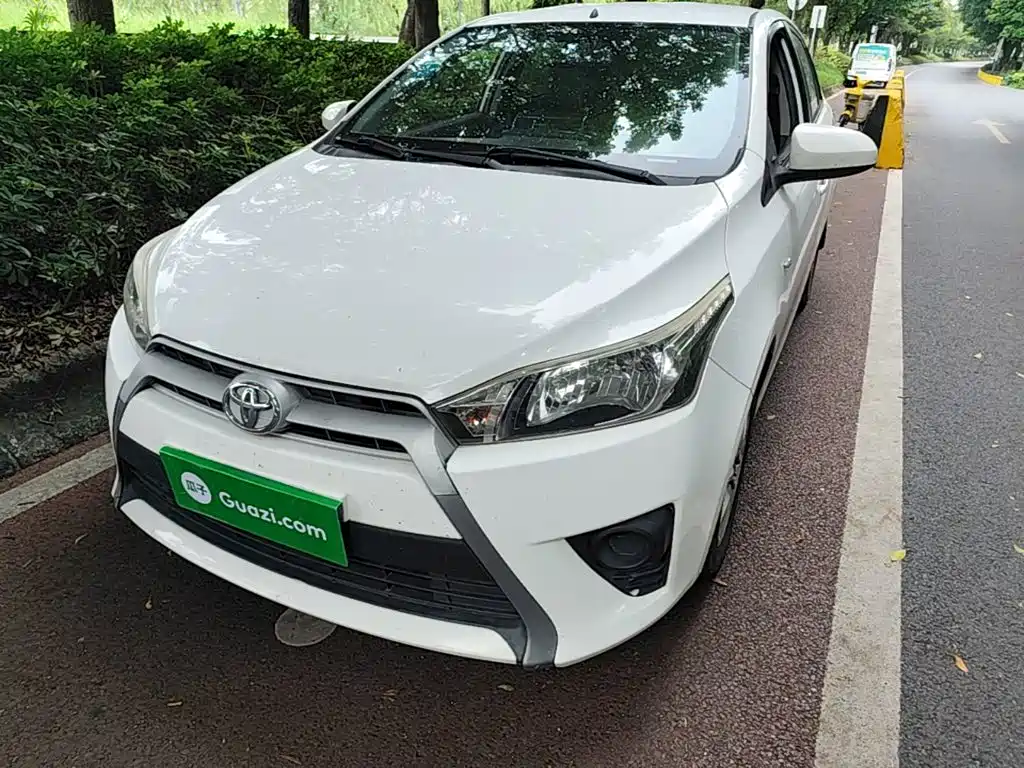 Toyota Yaris L — миниатюра 2