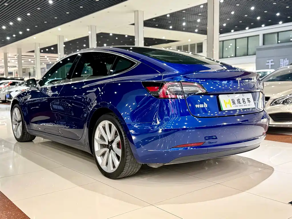 Tesla Model 3 — миниатюра 14