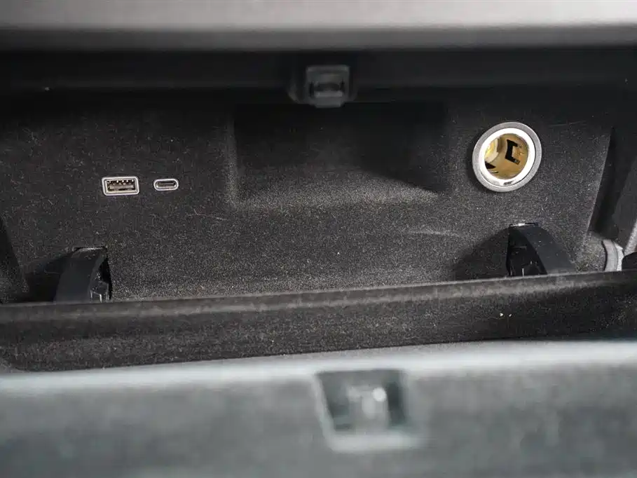 Buick Century 2023 2.0T мест